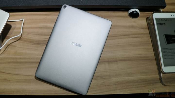 Asus-ZenPad-3S-10-resmiyete-kavustu-